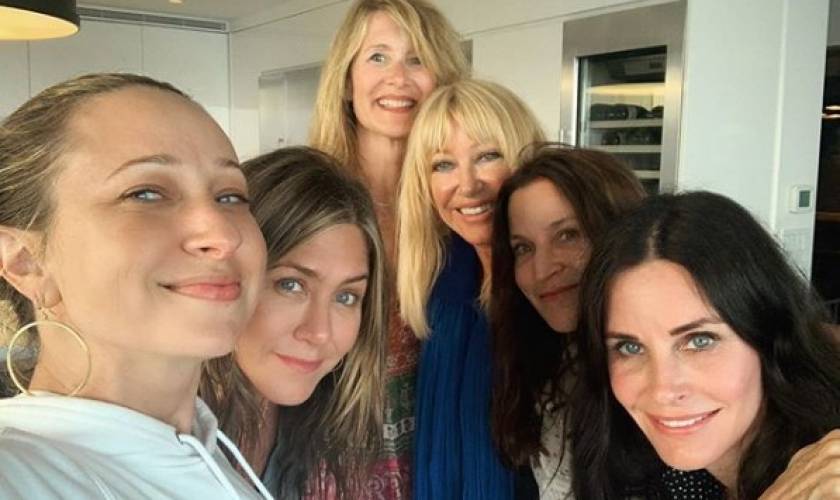 Friends Forever! Courteney Cox Celebrates Fourth of July with Star-Studded Selfie ‘I’m Lucky’