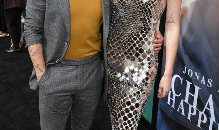 Joe Jonas Plays Perfect Instagram Husband for Sophie Turner on the Red Carpet