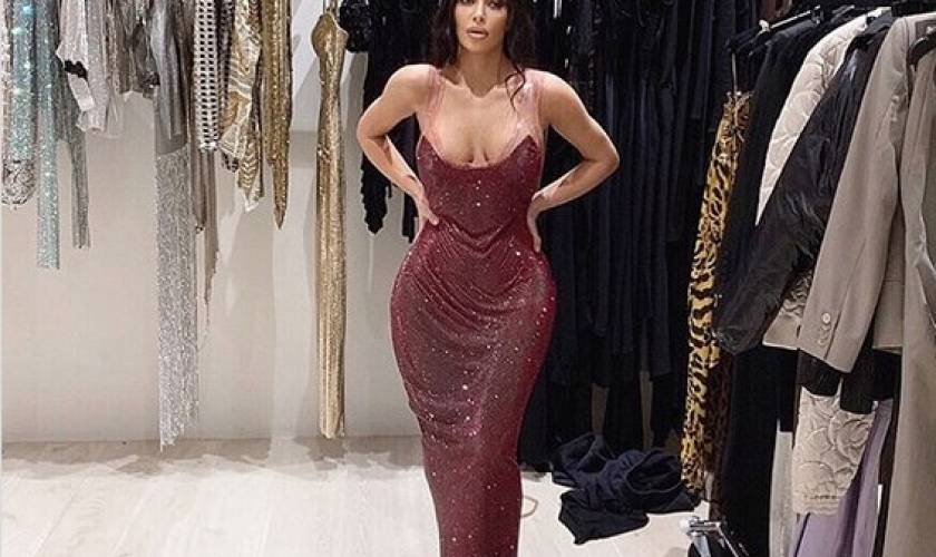 Kim Kardashian Cries After Failing To FitInto Versace Dress Amid 18 Lb. WeightGain