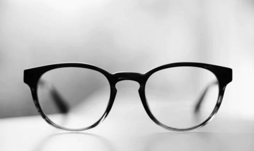 Do Blue Light Glasses Really Help Your Eyes?