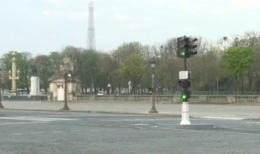 Coronavirus A walk through a deserted Paris